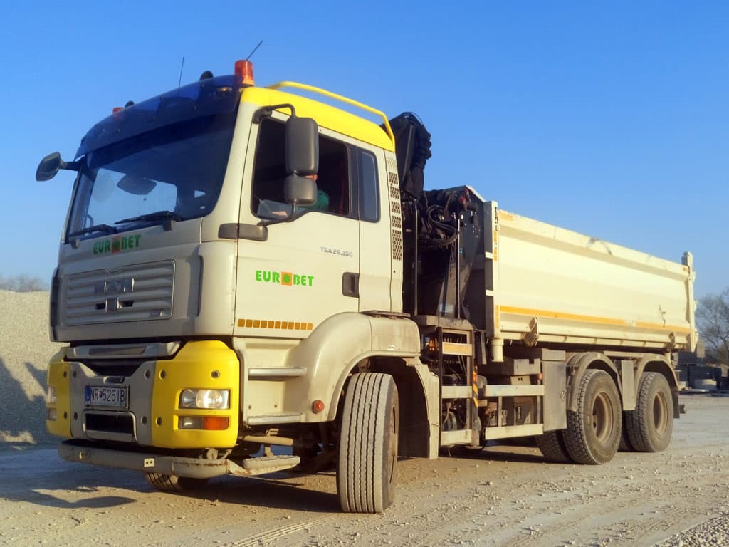 MAN s hydraulickou rukou - manipulačná technika