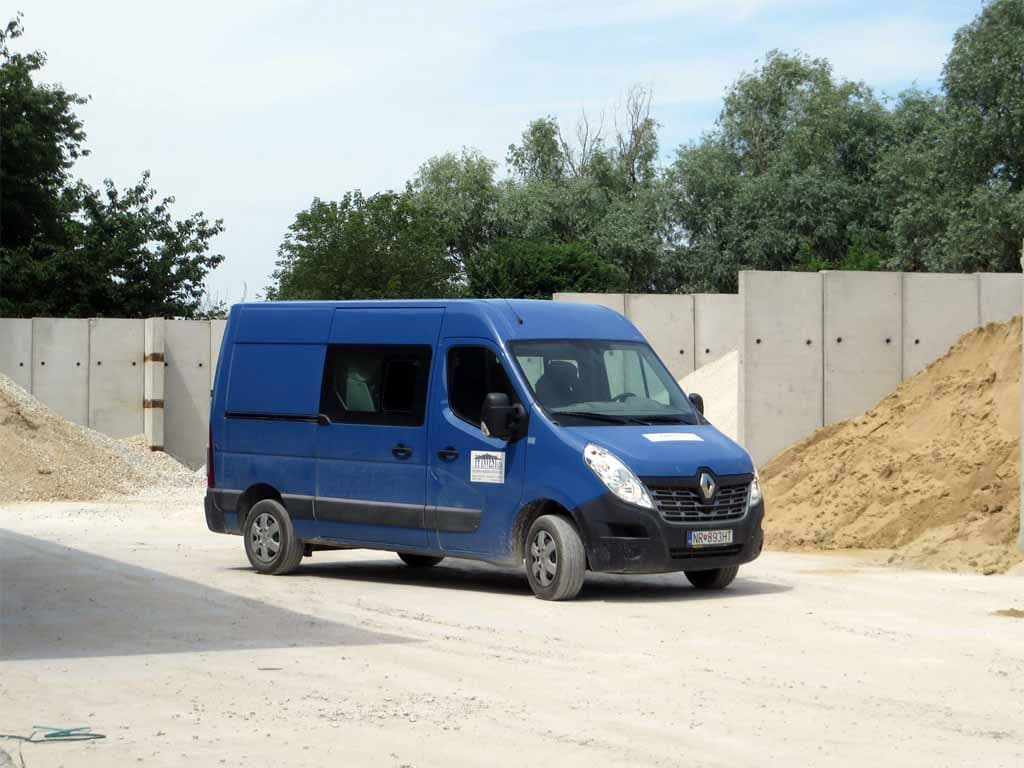 Renault Master dodávka - preprava stavebného materiálu